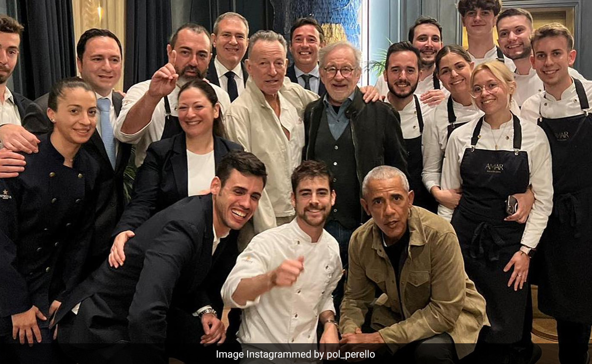 Barack Obama, Steven Spielberg And Bruce Springsteen Surprise Staff At Barcelona Restaurant