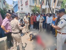 MP: शादी से इनकार करने पर युवती की गोली मारकर हत्या, गिरफ्तार करने पहुंची पुलिस पर भी फायरिंग MP: शादी से इनकार करने पर युवती की गोली मारकर हत्या, गिरफ्तार करने पहुंची पुलिस पर भी फायरिंग