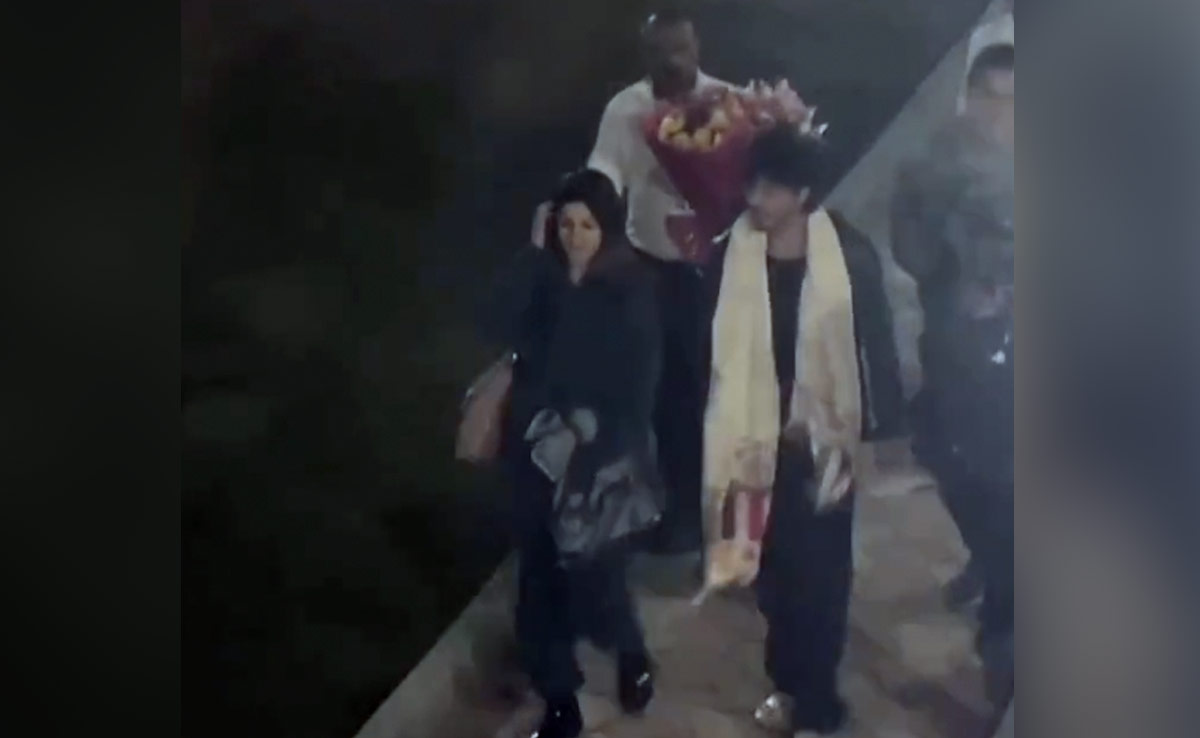 Viral: Shah Rukh Khan, In Kashmir To Shoot <i>Dunki</i>, Gets Grand Welcome