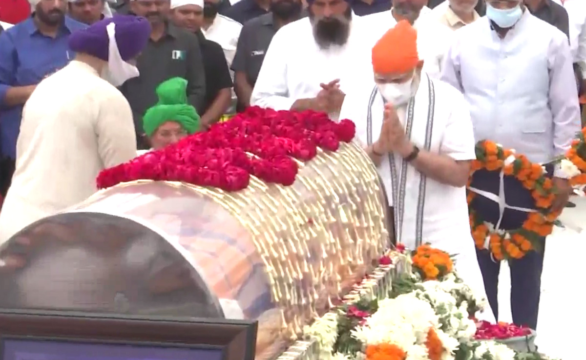PM Pays Last Respects To Parkash Badal In Chandigarh