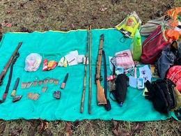 बालाघाट जिले में पुलिस ने मुठभेड़ में दो इनामी महिला नक्सलियों को मार गिराया बालाघाट जिले में पुलिस ने मुठभेड़ में दो इनामी महिला नक्सलियों को मार गिराया