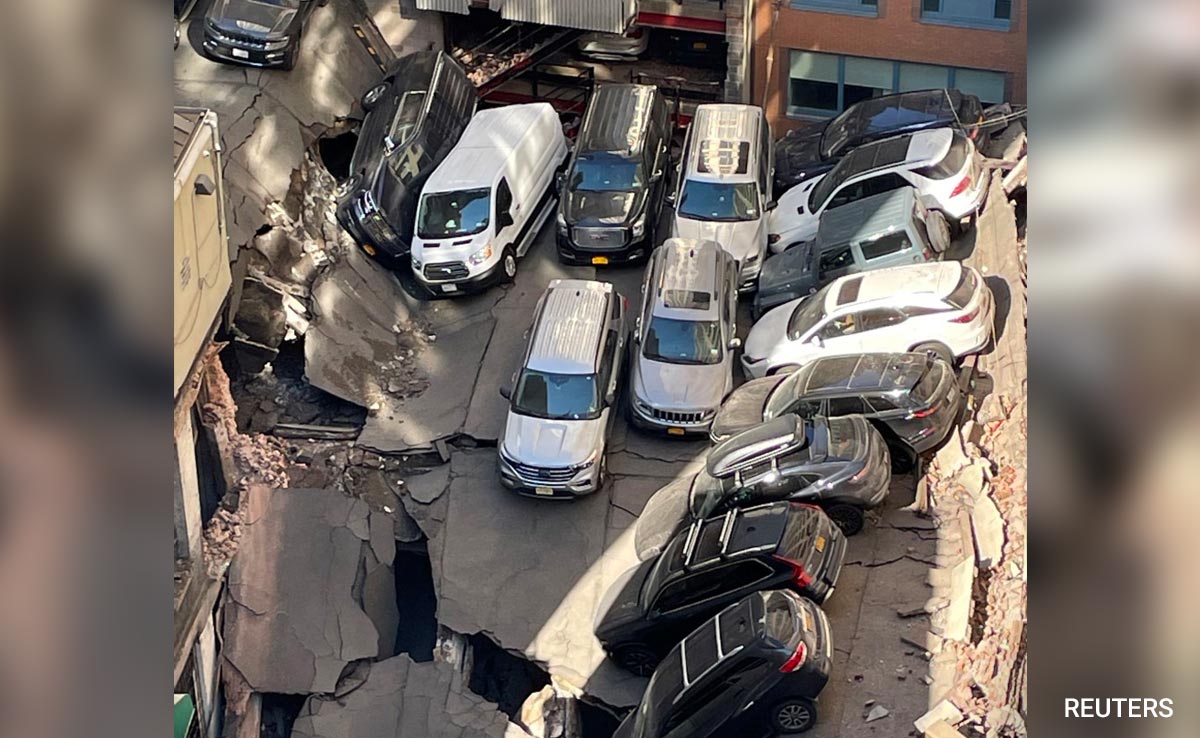 Video: As Parking Lot Collapses In New York, Massive Car Pile Up