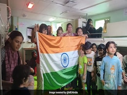 First Batch Of Indians Leaves Sudan Under 'Operation Kaveri' First Batch Of Indians Leaves Sudan Under 'Operation Kaveri'