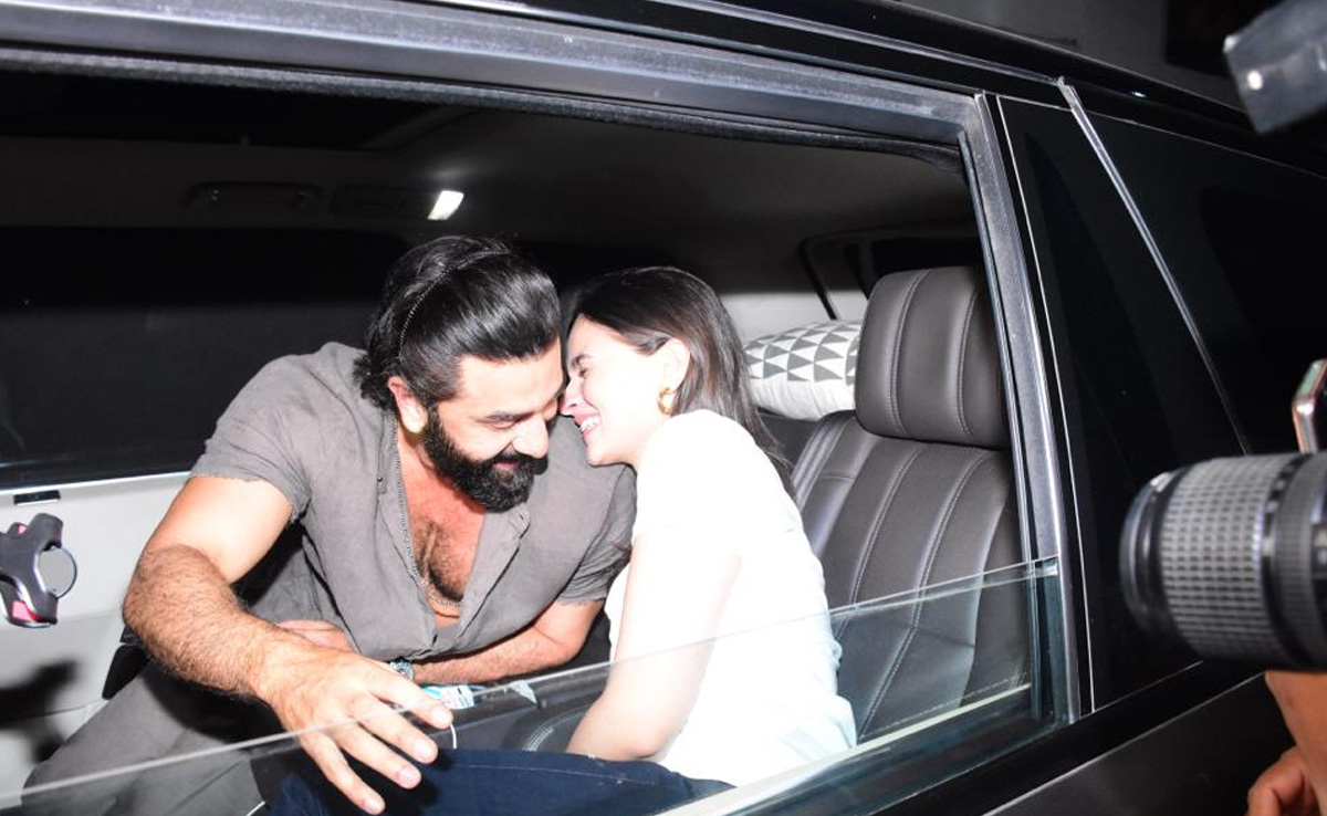 In Pics: Alia Bhatt And Ranbir Kapoor's First Anniversary Celebration