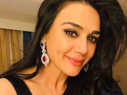 प्रीति जिंटा की क्रिसमस पार्टी में टार्ट, मिनी समोसा और बहुत कुछ शामिल है - यहां देखें वीडियो प्रीति जिंटा की क्रिसमस पार्टी में टार्ट, मिनी समोसा और बहुत कुछ शामिल है - यहां देखें वीडियो