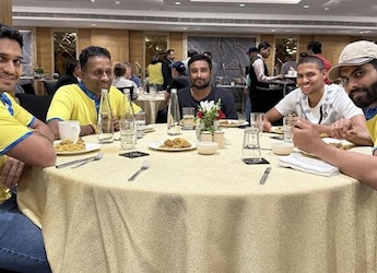 Ambati Rayudu Treats CSK Players To Delicious Biryani, Fans Can't Keep Calm Ambati Rayudu Treats CSK Players To Delicious Biryani, Fans Can't Keep Calm