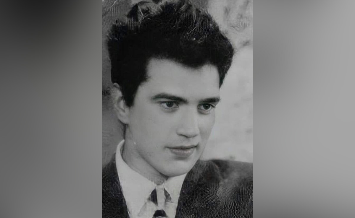 जवानी की तस्वीर देख इस मशहूर हीरो को पहचान नहीं पाए लोग, बोले- रॉबर्ट पैटिंसन है क्या?