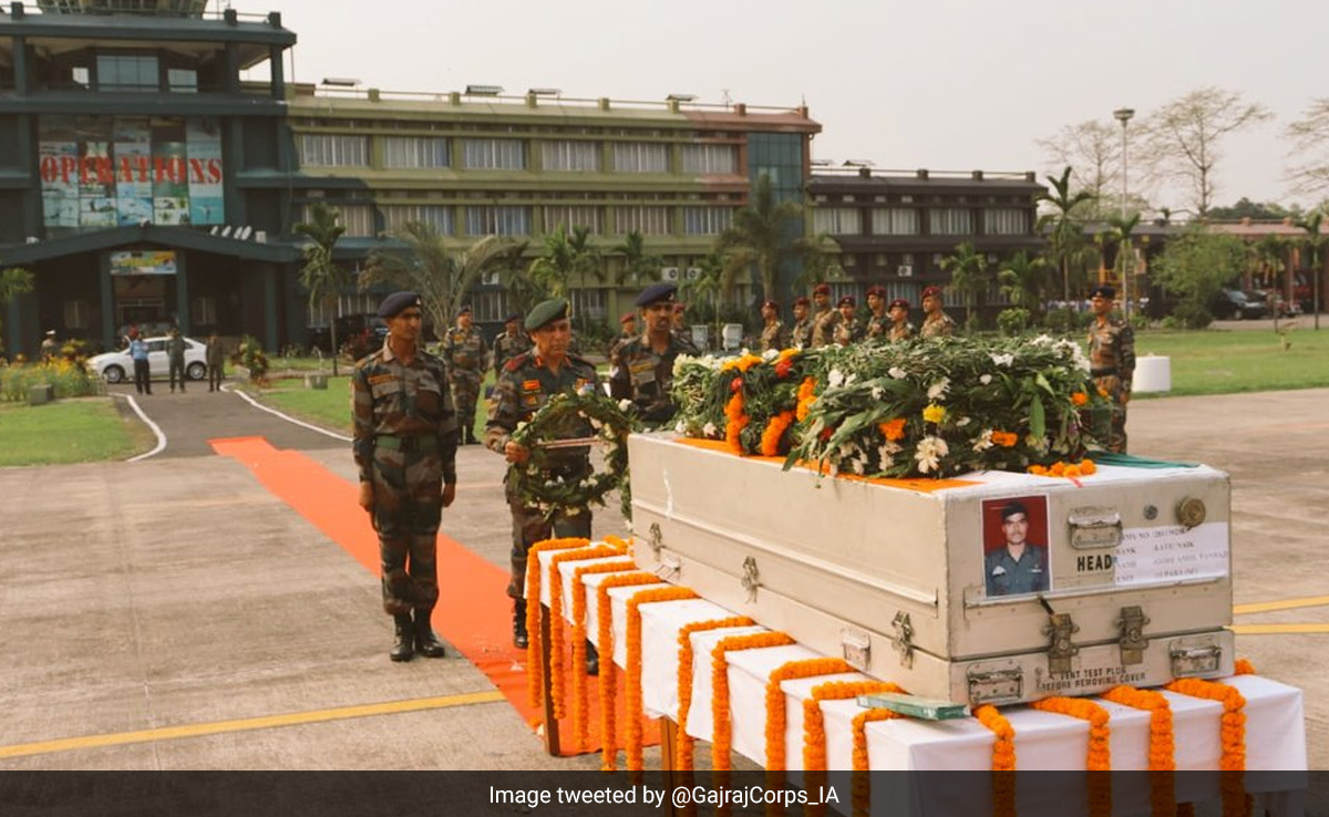 Army Soldier Dies While Rescuing Fellow <i>Jawans</i>, Cremated With Full Honours