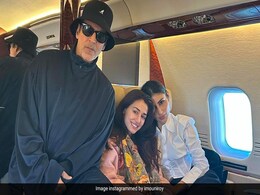 In Pic: Not Akshay Kumar Third-Wheeling BFFs Disha Patani And Mouni Roy In Pic: Not Akshay Kumar Third-Wheeling BFFs Disha Patani And Mouni Roy