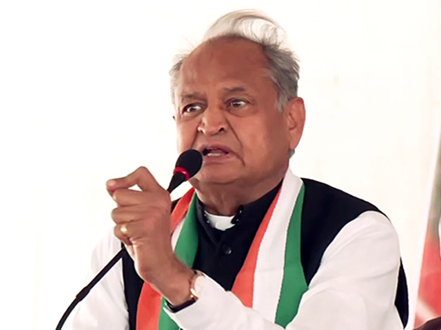 केंद्रीय मंत्री गजेंद्र सिंह शेखावत पर CM गहलोत का वार, पूछा - 'क्या उन्हें शर्म नहीं आती है?'