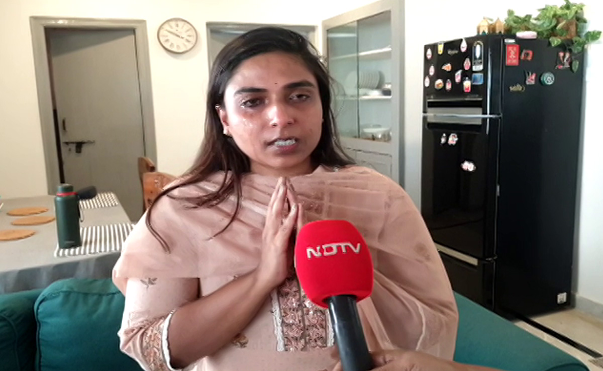 Murdered IAS Officer's Daughter Breaks Down, Makes An Appeal To PM Modi