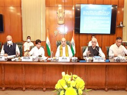 अमित शाह ने ज्योतिरादित्य सिंधिया के साथ की बैठक, एयरपोर्ट पर उपलब्ध यात्री सुविधाओं की हुई समीक्षा अमित शाह ने ज्योतिरादित्य सिंधिया के साथ की बैठक, एयरपोर्ट पर उपलब्ध यात्री सुविधाओं की हुई समीक्षा