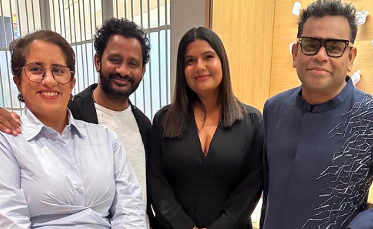 "5 Oscars In One Picture": Guneet Monga And Kartiki Gonsalves With Rahman And Resul Pookutty
