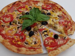 When Kids Demand Pizza, Make Healthy Protein-Rich Roti Pizza. Find Out How