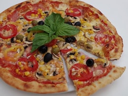 बिना ओवन और पिज्जा बेस के घर पर इस तरीके से बनाएं लजीज Pizza Paratha, स्वाद नहीं भूल पाएंगे आप! बिना ओवन और पिज्जा बेस के घर पर इस तरीके से बनाएं लजीज Pizza Paratha, स्वाद नहीं भूल पाएंगे आप!