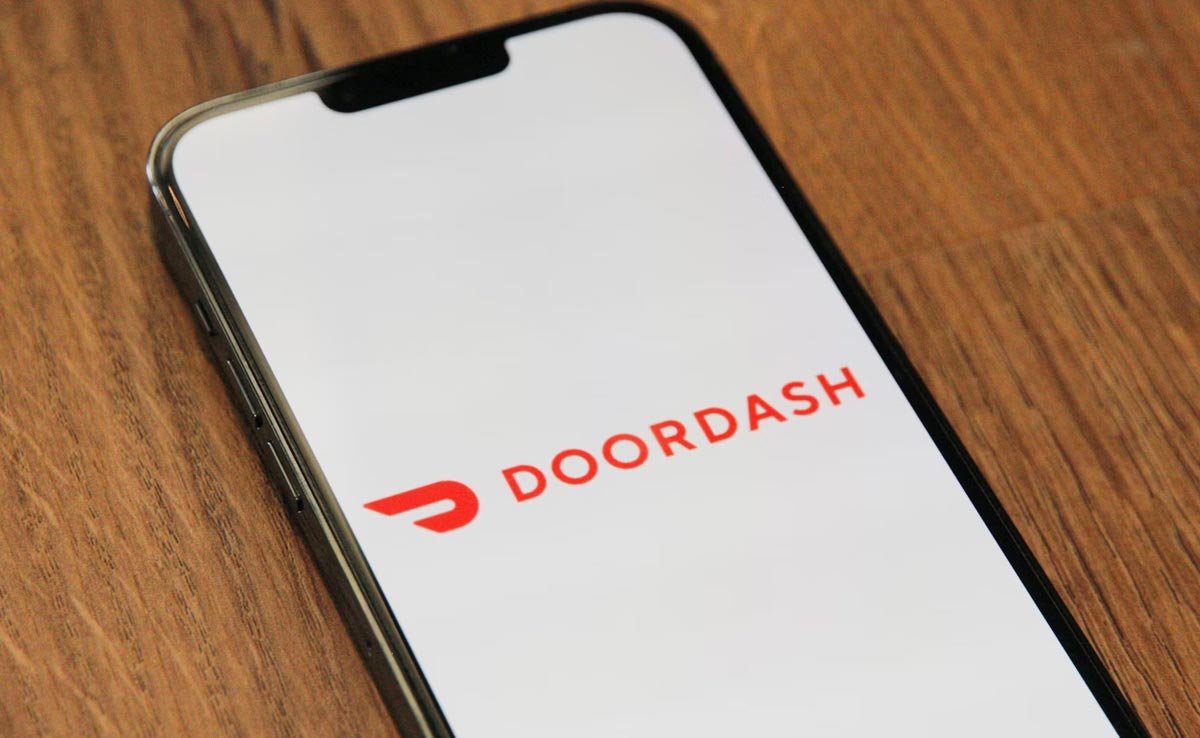 DoorDash Agent Slams Woman For $5 Tip on $20 Order: "F*** You"