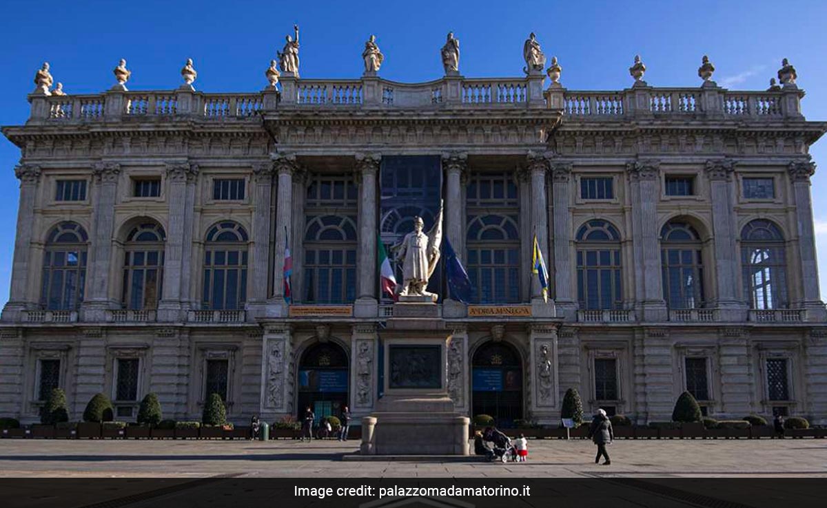Tourists Caught Damaging Monuments To Be Fined Rs 54 Lakh In Italy