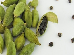 Cardamom Benefits: स्वाद और खुशबू से भरपूर इलाइची खाने से होने वाले फायदे से आप होंगे अनजान, अभी जान लीजिए Cardamom Benefits: स्वाद और खुशबू से भरपूर इलाइची खाने से होने वाले फायदे से आप होंगे अनजान, अभी जान लीजिए