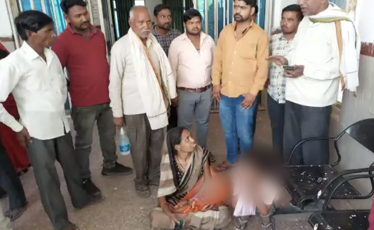 MP: एंबुलेंस में नहीं था तेल, मदद के लिए 3 घंटे गिड़गिड़ाती रही मां, गोद में ही 6 माह के बच्चे ने तोड़ा दम