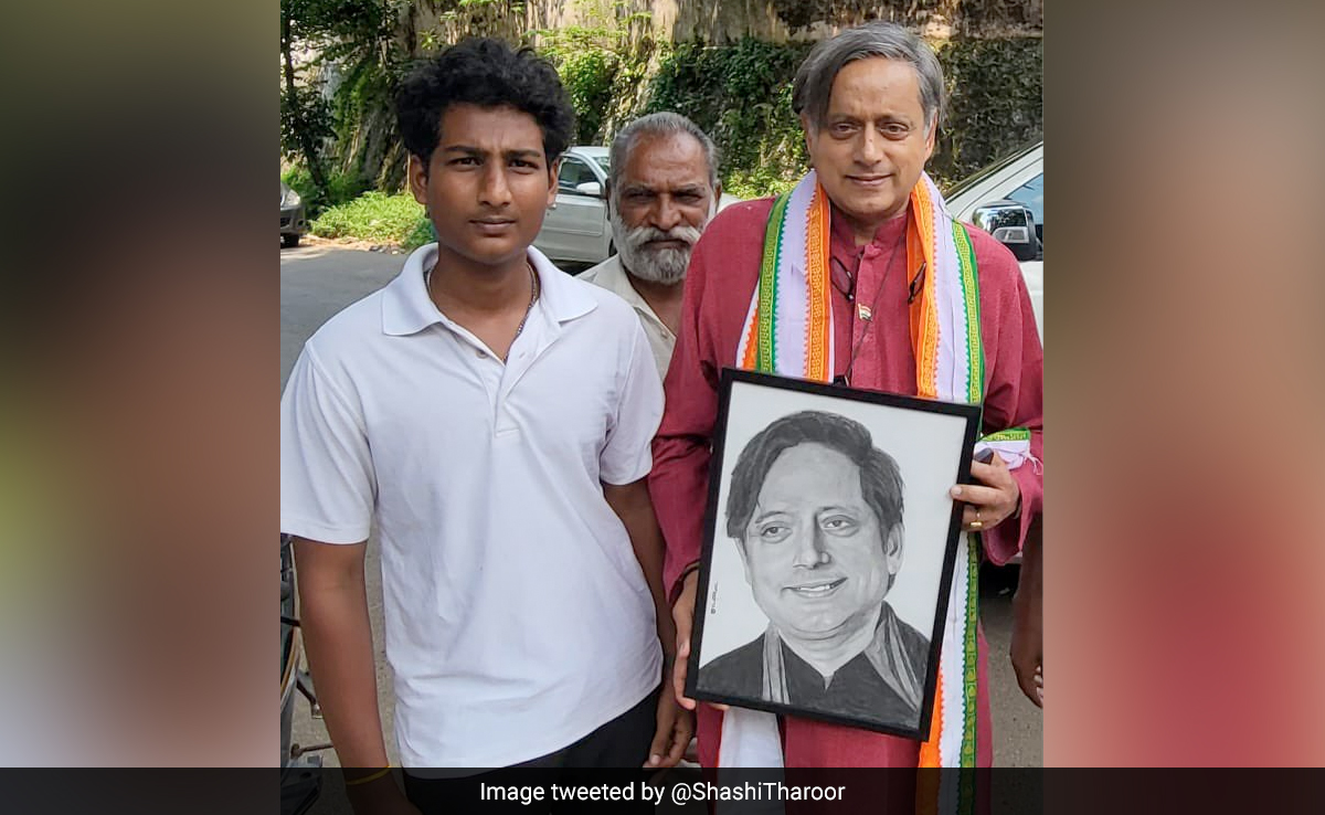 Shashi Tharoor Praises Artist Who Sketched His Pic, Shares Post