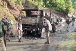 Search On For Terrorists After 5 Soldiers Killed In Attack On Military Vehicle In J&K Search On For Terrorists After 5 Soldiers Killed In Attack On Military Vehicle In J&K