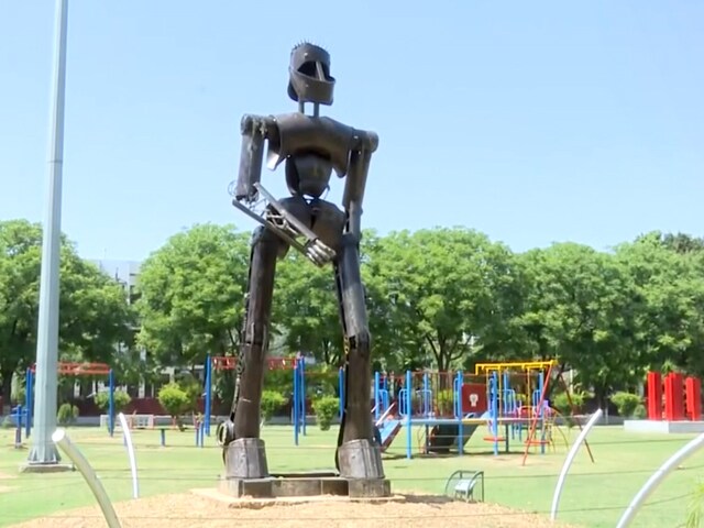 चंडीगढ़: क्रिएटिविटी की मिसाल, कबाड़ से बना 'वंडर पार्क'