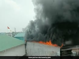 Video: Massive Fire In Chemical Factory In Bengal, 6 Fire Tenders At Spot Video: Massive Fire In Chemical Factory In Bengal, 6 Fire Tenders At Spot