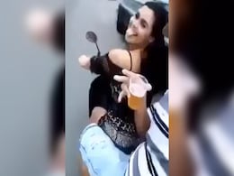 Viral Video: चलती स्कूटी पर 'दारूबाजी' पड़ी महंगी, पीने के चक्कर में जमीन पर औंधे मुंह गिरे लड़का-लड़की Viral Video: चलती स्कूटी पर 'दारूबाजी' पड़ी महंगी, पीने के चक्कर में जमीन पर औंधे मुंह गिरे लड़का-लड़की