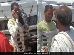 हॉर्न बजाकर परेशान करने वाले ट्रक ड्राइवर को सिखाया सबक, लोगों ने किया कुछ ऐसा, Driver की निकल गई चीखें हॉर्न बजाकर परेशान करने वाले ट्रक ड्राइवर को सिखाया सबक, लोगों ने किया कुछ ऐसा, Driver की निकल गई चीखें