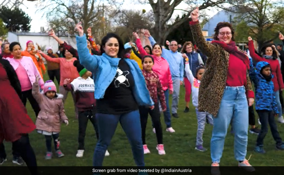 Watch: Indian Community In Vienna Showcase <I>Naatu Naatu</I> Flash Mob