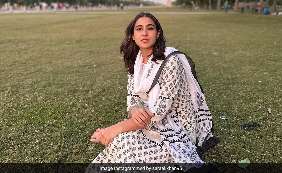 Sara Ali Khan's Delhi Album Is All About India Gate And Sunset. See Pics