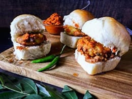 Missing Mumbai's Vada Pav? 5 Vada Pav Places In Delhi You Must Try
