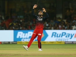 RCB vs CSK: मैच के बाद विराट कोहली पर लगा जुर्माना, बीसीसीआई ने दिग्गज क्रिकेटरों को दिया स्पष्ट संदेश