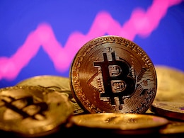 Bitcoin Price Today: क्रिप्टो मार्केट में हड़कंप! लगातार बिकवाली के बीच बिटकॉइन 1 लाख डॉलर से नीचे फिसला
