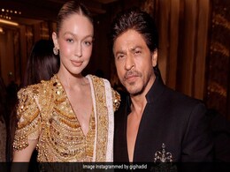 जीजी हदीद ने शाहरुख खान के साथ शेयर की फोटो तो लोग बोले- इसे स्टूडेंट ऑफ द ईयर 4 में साइन कर लो प्लीज जीजी हदीद ने शाहरुख खान के साथ शेयर की फोटो तो लोग बोले- इसे स्टूडेंट ऑफ द ईयर 4 में साइन कर लो प्लीज