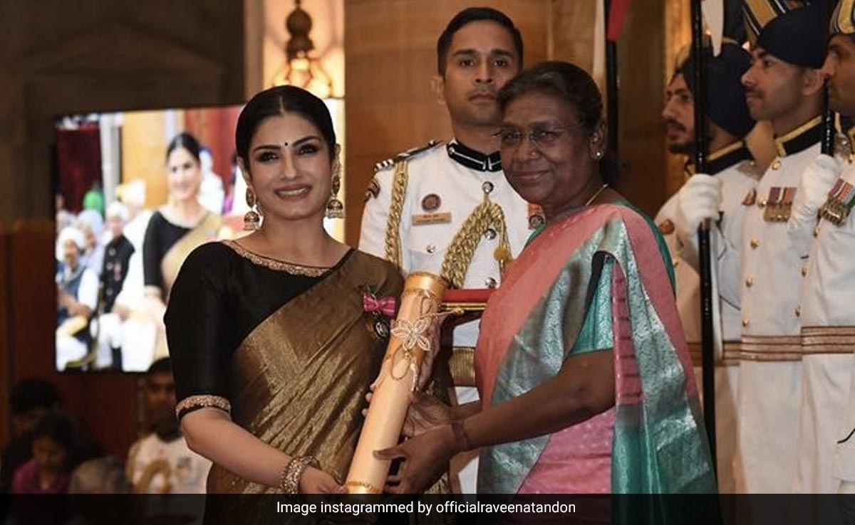 Raveena Tandon's Classic Black And Golden <i>Saree</i>, Worn When She Received The Padma Shri Award, Spells Elegance