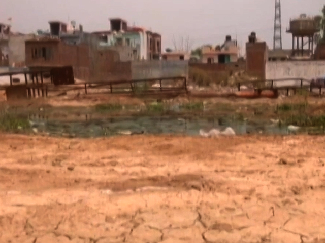 कहां-कहां बचे हैं पोखर-तालाब? जलाशयों को खा गईं इमारतें, कूड़ाघर