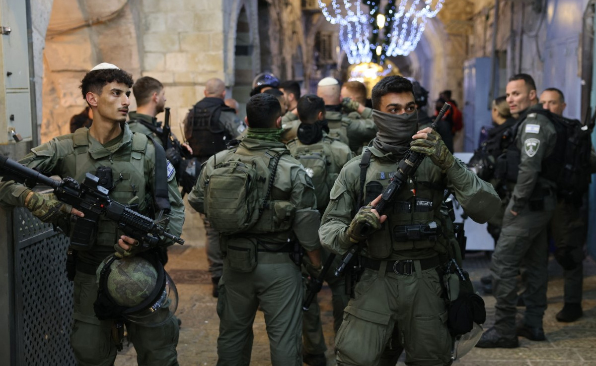 Hamas Says "Won't Sit Idly By" After Israeli Raid On Al-Aqsa Mosque