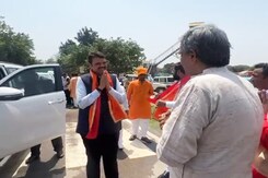 "Not Political": Devendra Fadnavis On His Sudden Appearance In Ayodhya "Not Political": Devendra Fadnavis On His Sudden Appearance In Ayodhya