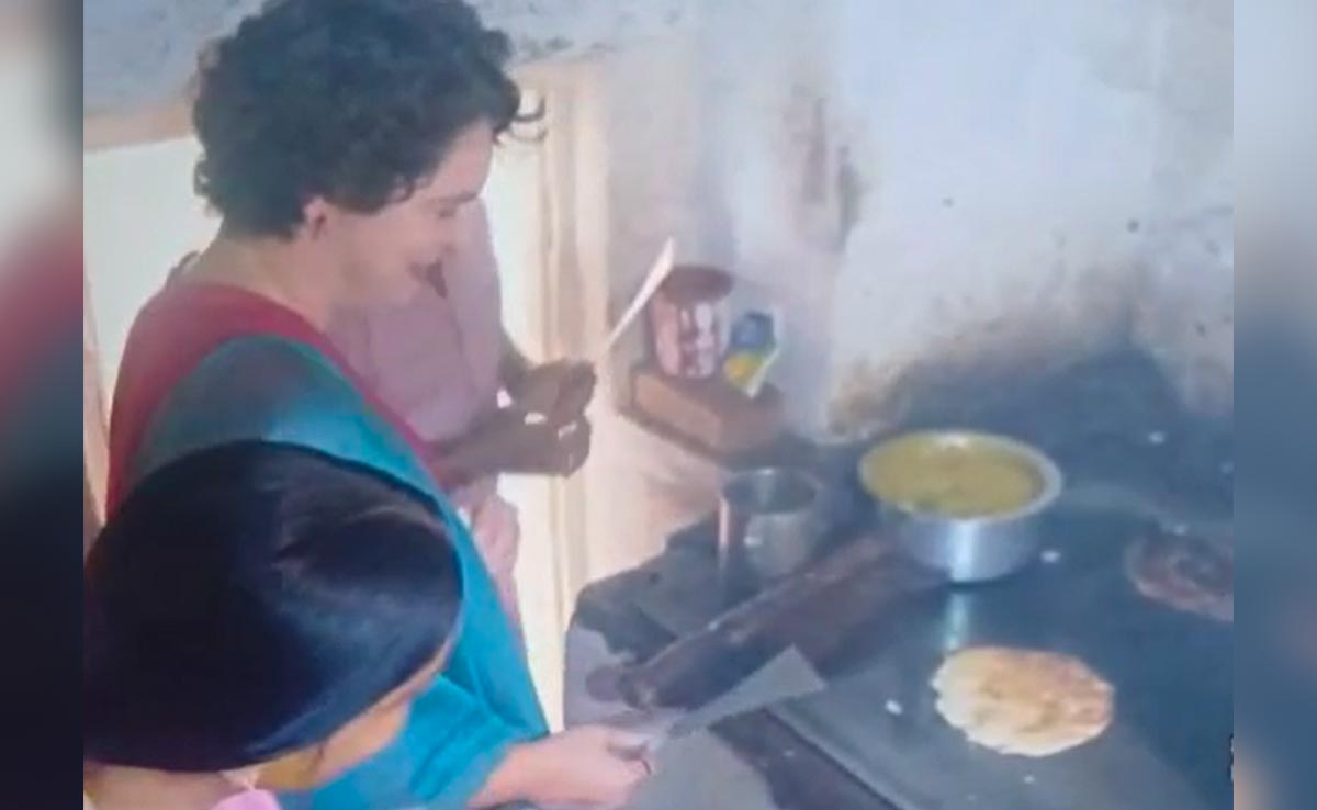 Watch: Priyanka Gandhi "Enjoyed Making Dosa" At Famous Mysuru Restaurant