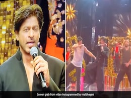 VIDEO: 'ब्राउन मुंडे' पर शाहरुख खान ने किया डांस, अंबानी इवेंट में 'पठान की मेहमाननवाजी' देखने पर मजबूर हो जाएंगे फैंस VIDEO: 'ब्राउन मुंडे' पर शाहरुख खान ने किया डांस, अंबानी इवेंट में 'पठान की मेहमाननवाजी' देखने पर मजबूर हो जाएंगे फैंस