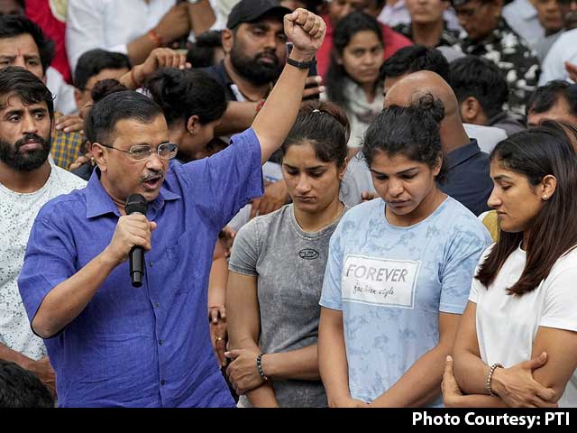 "They Made India Proud, But...": Arvind Kejriwal Meets Protesting Wrestlers