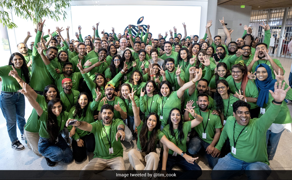 "Hello, Mumbai": Apple CEO Excited As Mumbai Store Opens Today