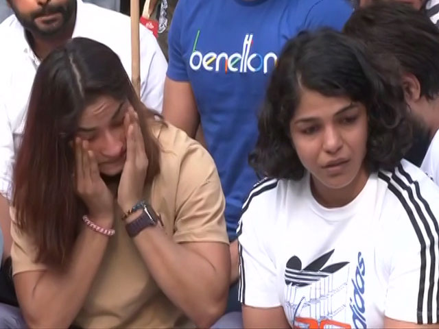 Video: Top Wrestlers Break Down While Seeking Justice In Harassment Case