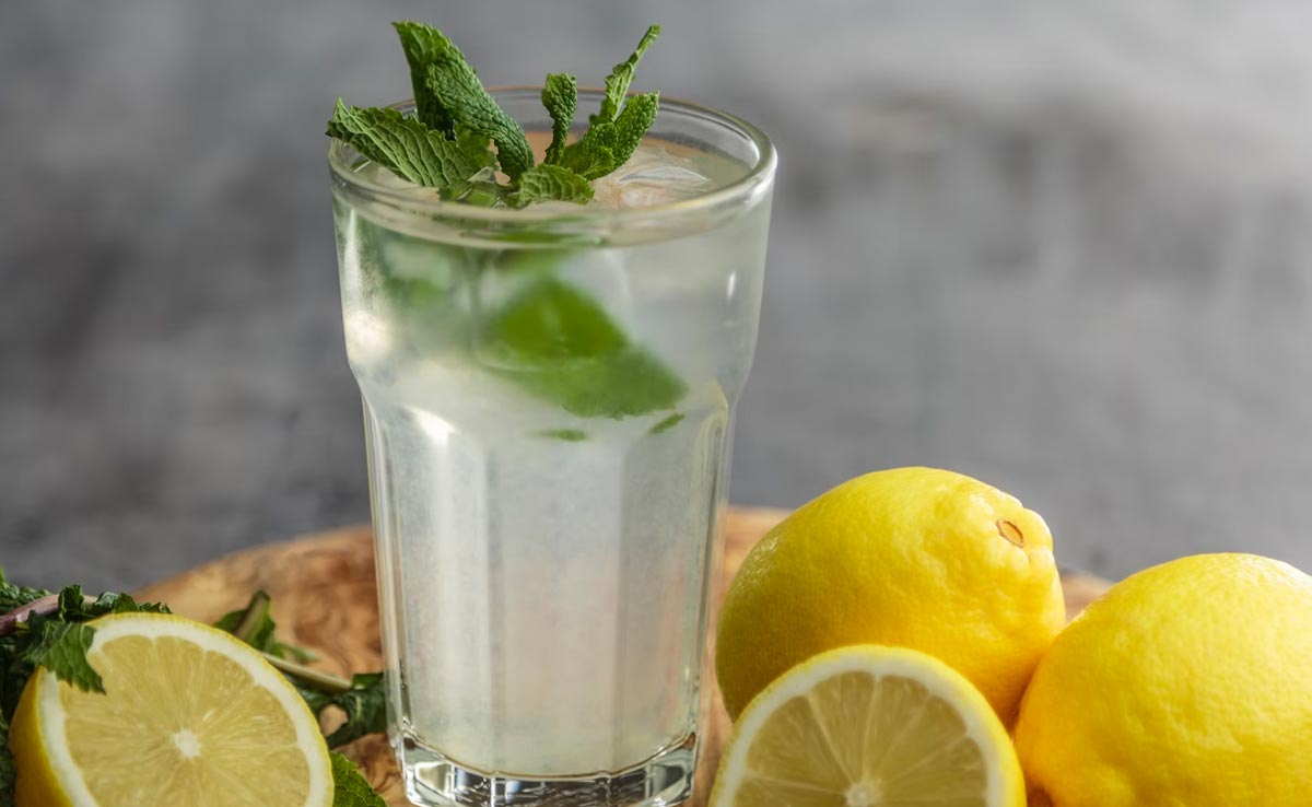 5 Detox Drinks To Sip On First Thing In The Morning To Flush Out Toxins And Boost Metabolism