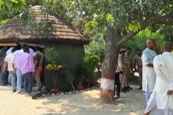विवादों के बीच अपने घर पर मौजूद बृजभूषण शरण सिंह, देखें गोंडा से आलोक पांडे की ग्राउंड रिपोर्ट विवादों के बीच अपने घर पर मौजूद बृजभूषण शरण सिंह, देखें गोंडा से आलोक पांडे की ग्राउंड रिपोर्ट