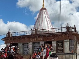 मैहर मां शारदा धाम में 2 किलो चांदी का छत्र, मुकुट और सोने की नथ गायब, पुजारी बोले- जमा किया, कैसे सामने आएगा सच?