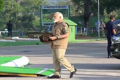 PM Modi Visits Karnataka Tiger Reserve, Undertakes 20 km Jeep Safari PM Modi Visits Karnataka Tiger Reserve, Undertakes 20 km Jeep Safari