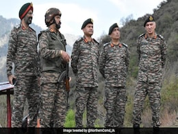 Top Army General Visits J&K's Poonch Amid Massive Hunt For Terrorists Top Army General Visits J&K's Poonch Amid Massive Hunt For Terrorists