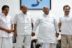 Lok Sabha Elections 2024 के लिए विपक्ष को गोलबंद करना आसान नहीं, आ रहीं ये समस्याएं Lok Sabha Elections 2024 के लिए विपक्ष को गोलबंद करना आसान नहीं, आ रहीं ये समस्याएं